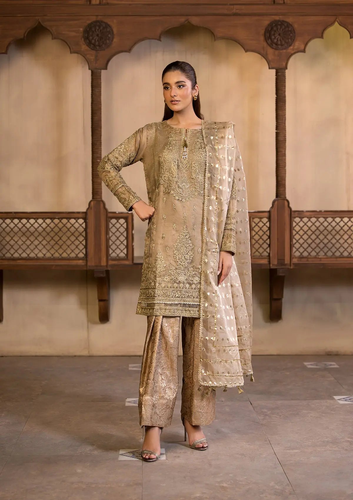 (BT006310-BRW) Bin Tayyab