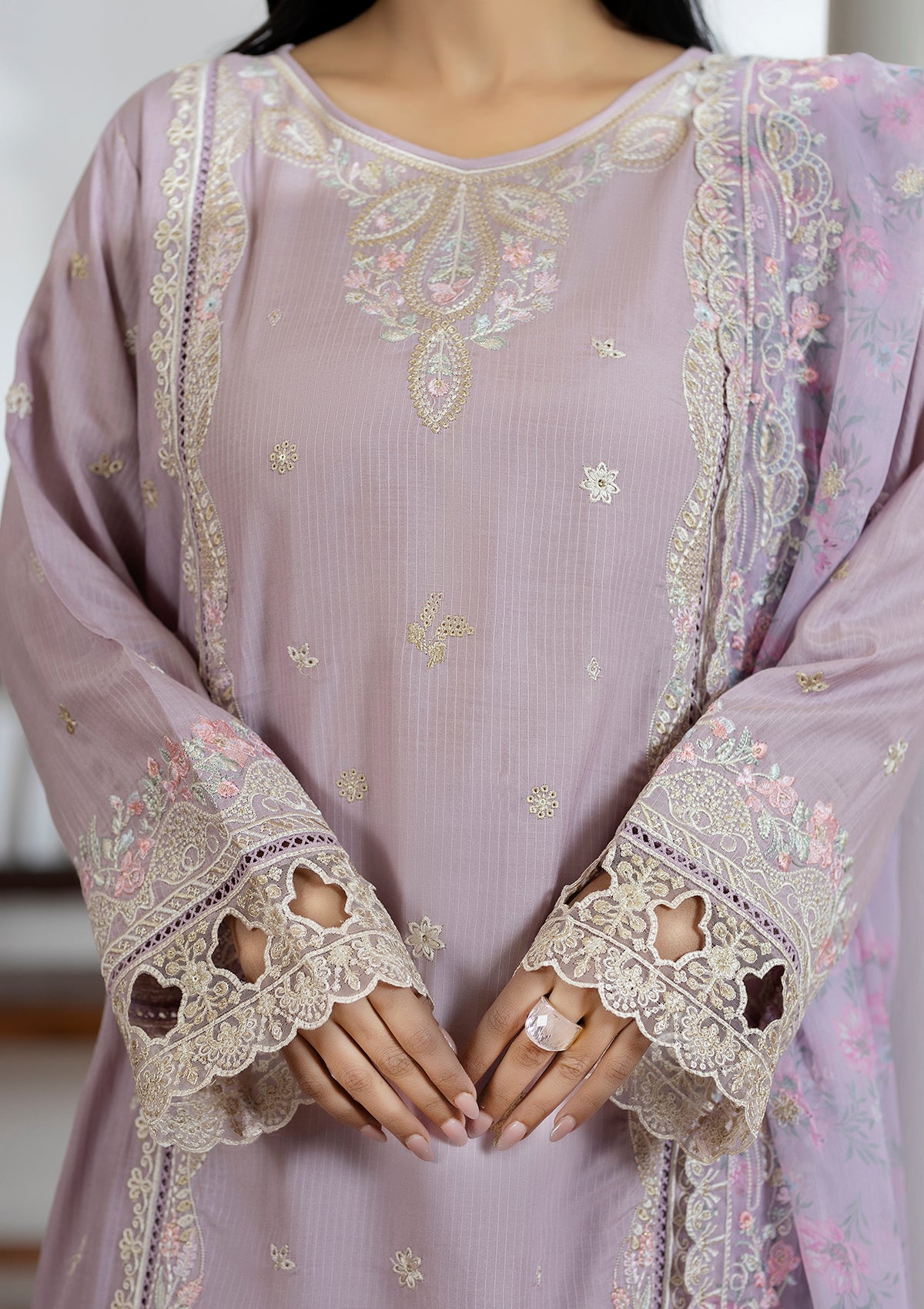 Embroidered Viscose BT006604-LPR