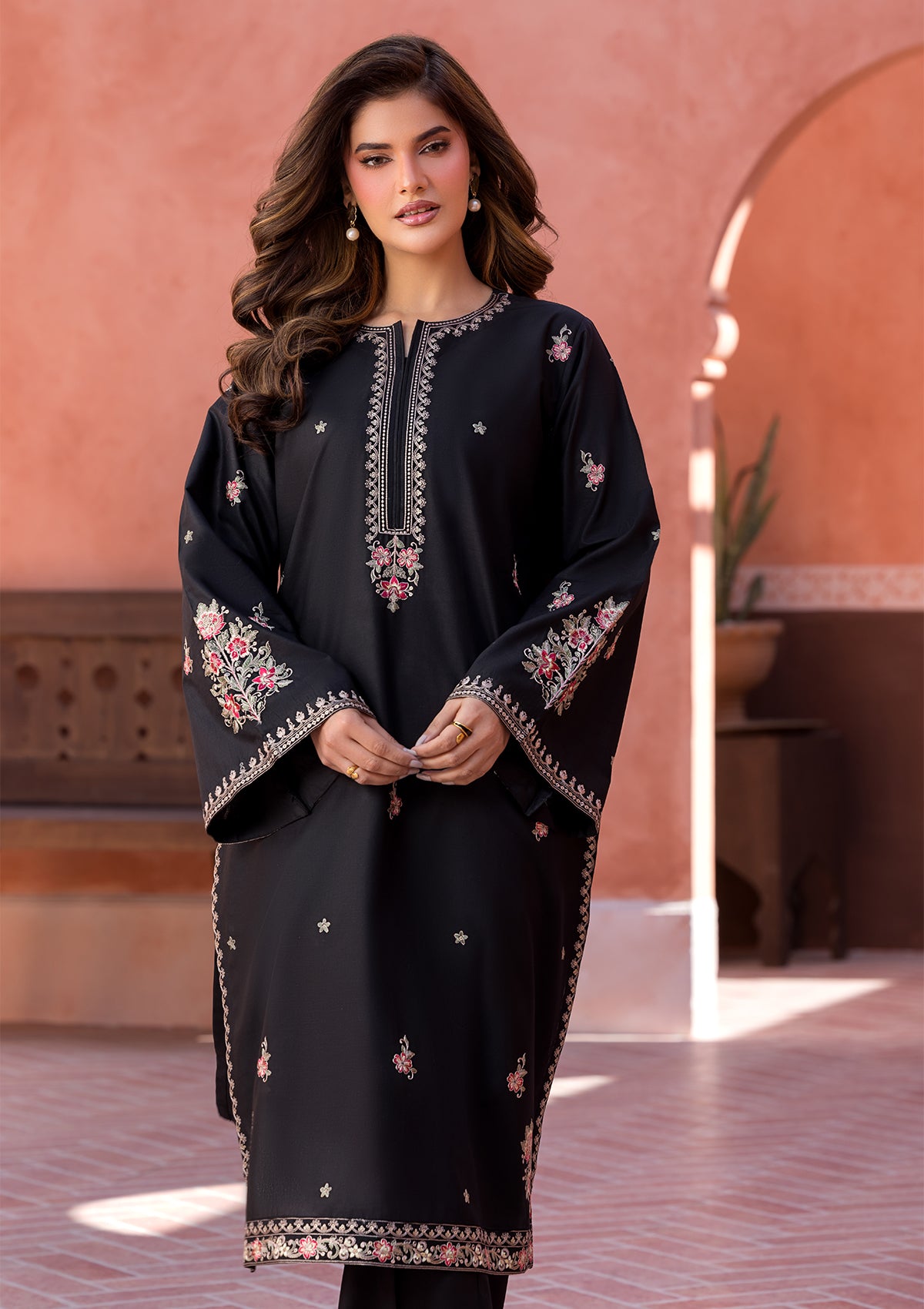 EMBROIDERED COTTON BT006686-BLK-2