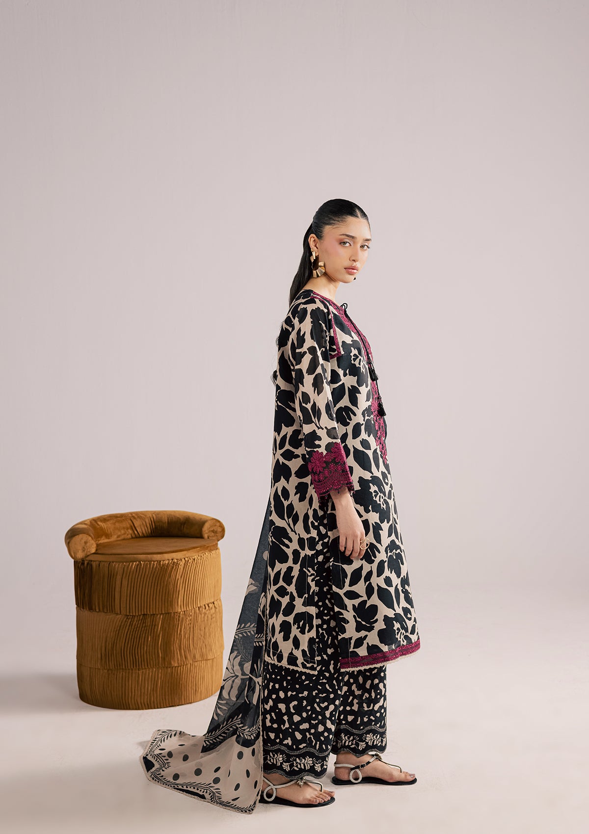 PRINTED EMBROIDERED LAWN BT006859-BLK