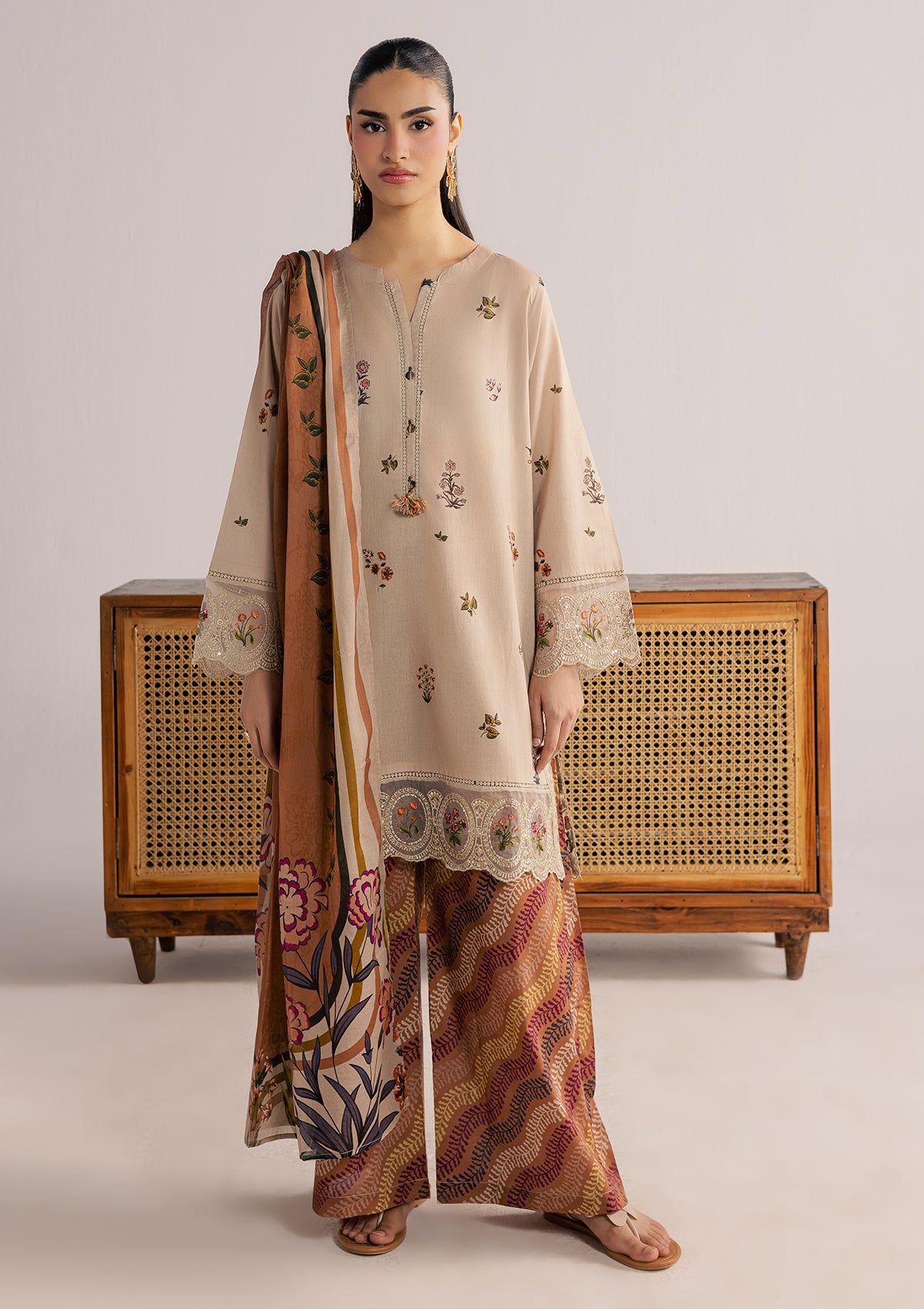 PRINTED EMBROIDERED LAWN BT006852-LBR