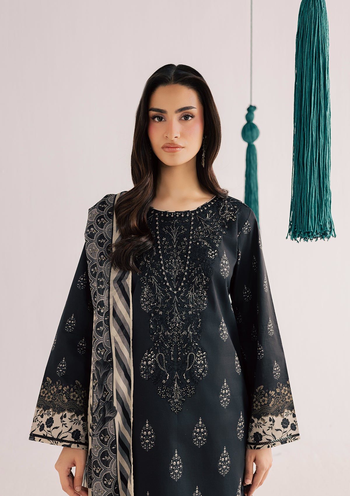 PRINTED EMBROIDERED LAWN BT006860-BLK