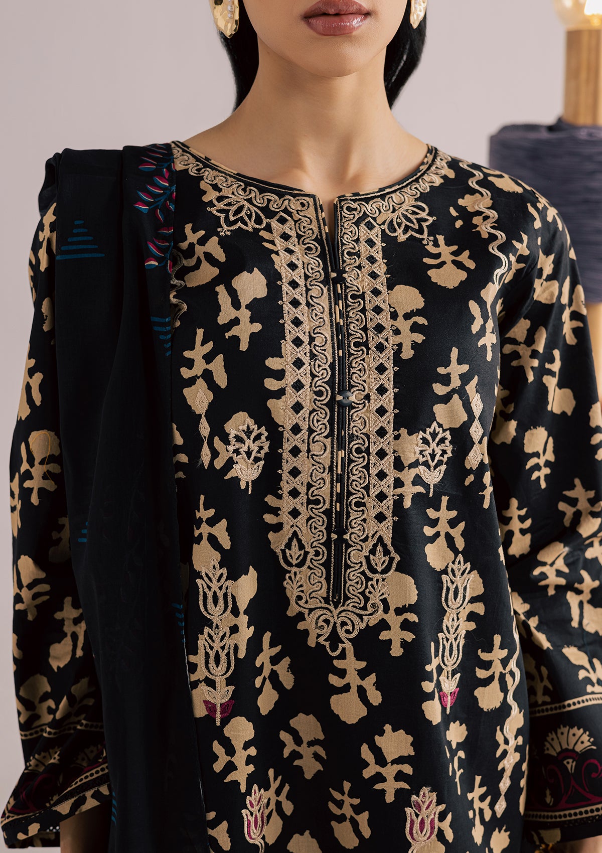 PRINTED EMBROIDERED LAWN BT006860-SBK