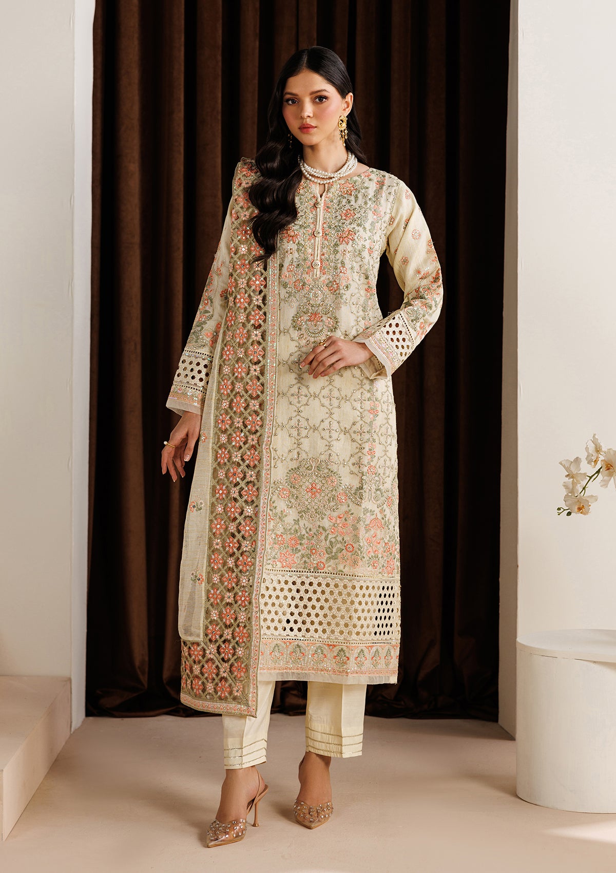 EMBROIDERED KHADDINET BT006755-OWH