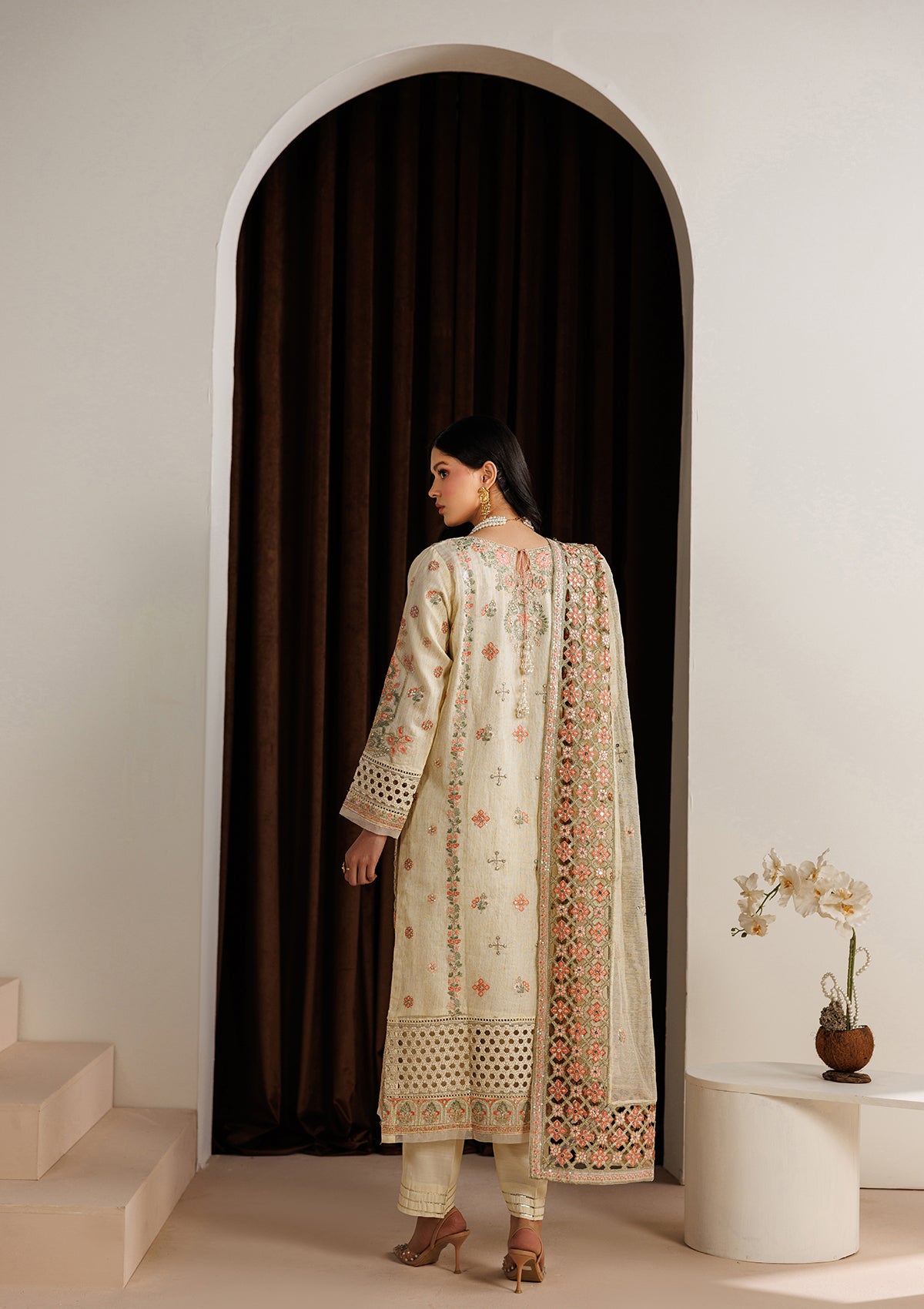 EMBROIDERED KHADDINET BT006755-OWH