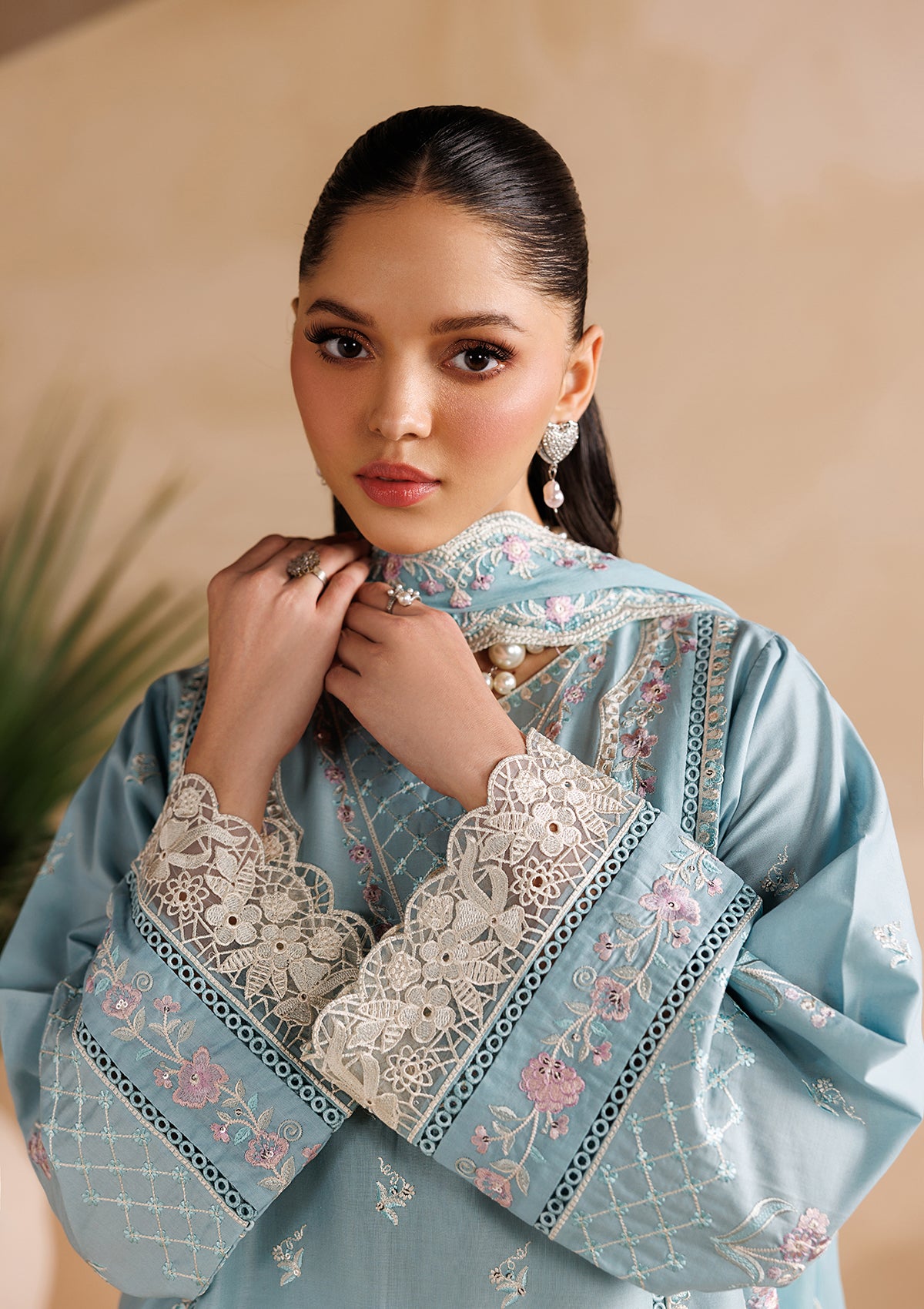 LUXURY Embroidered LAWN BT006719-FRO