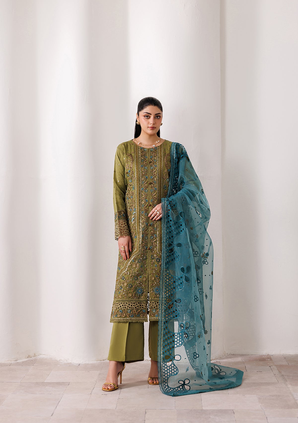 LUXURY Embroidered organza BT006825-OLV