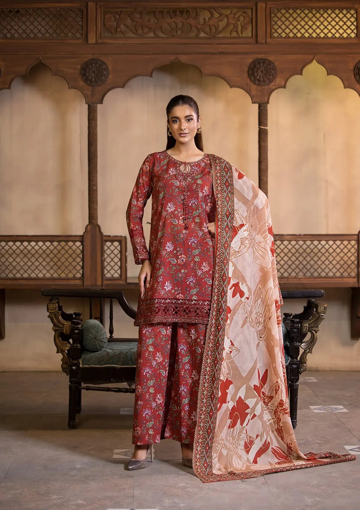 (BT006296-RED) Bin Tayyab