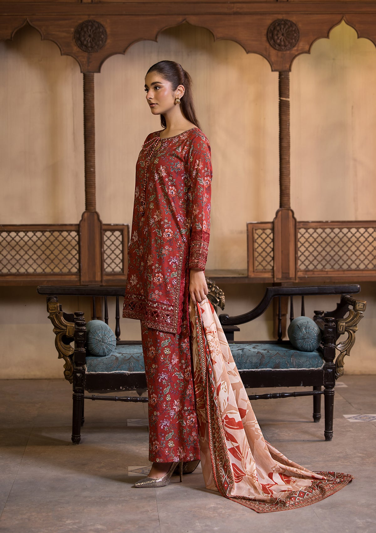 (BT006296-RED)