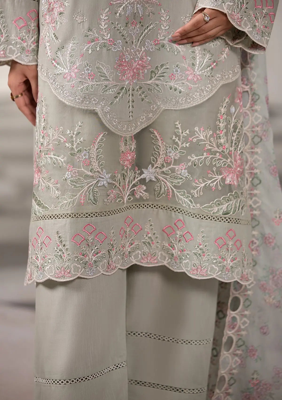 (BT006403-PST) Bin Tayyab