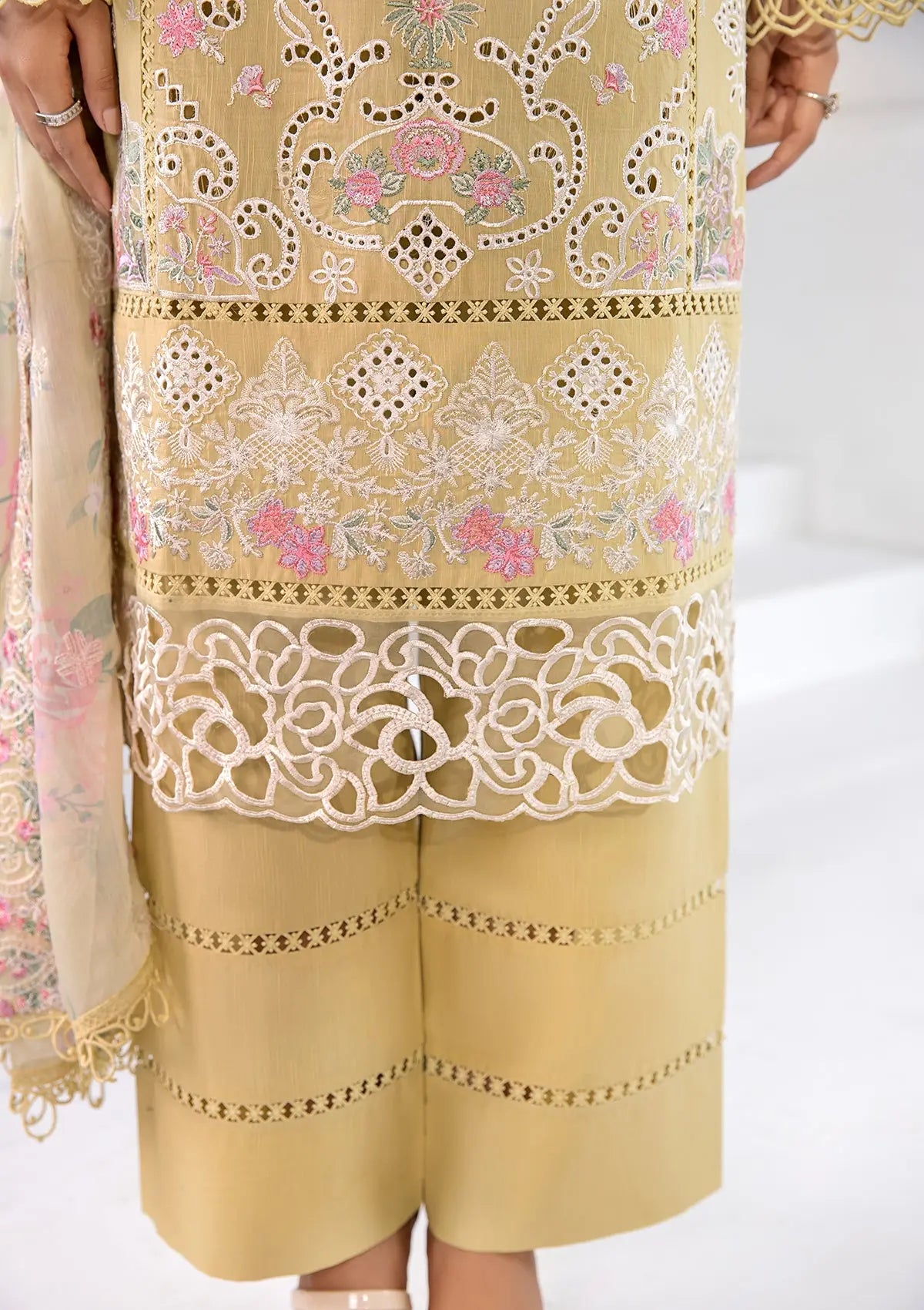 (BT006220-LMN) Bin Tayyab