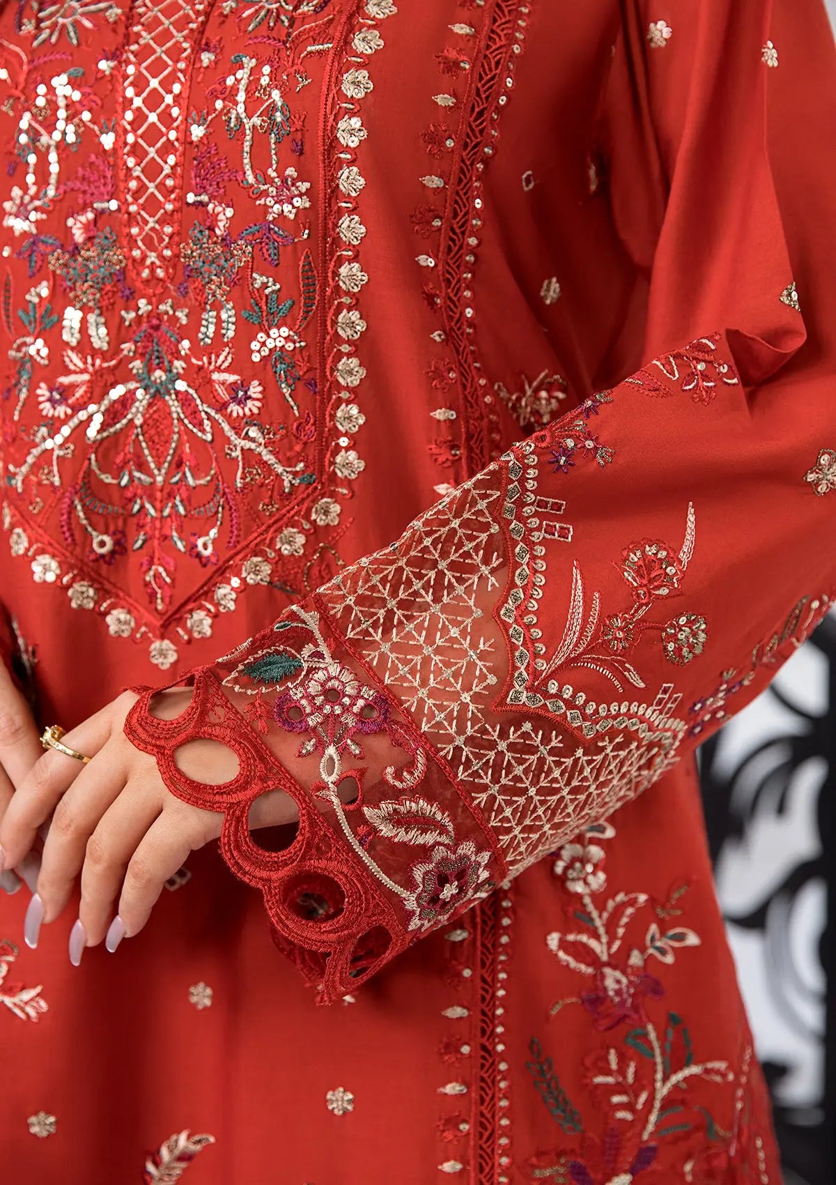 (BT006403-RED) Bin Tayyab