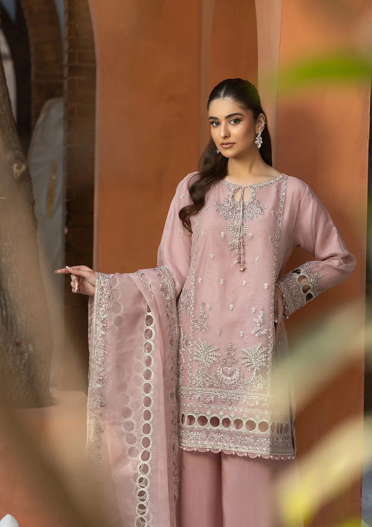 (BT006048-LPNK) Bin Tayyab