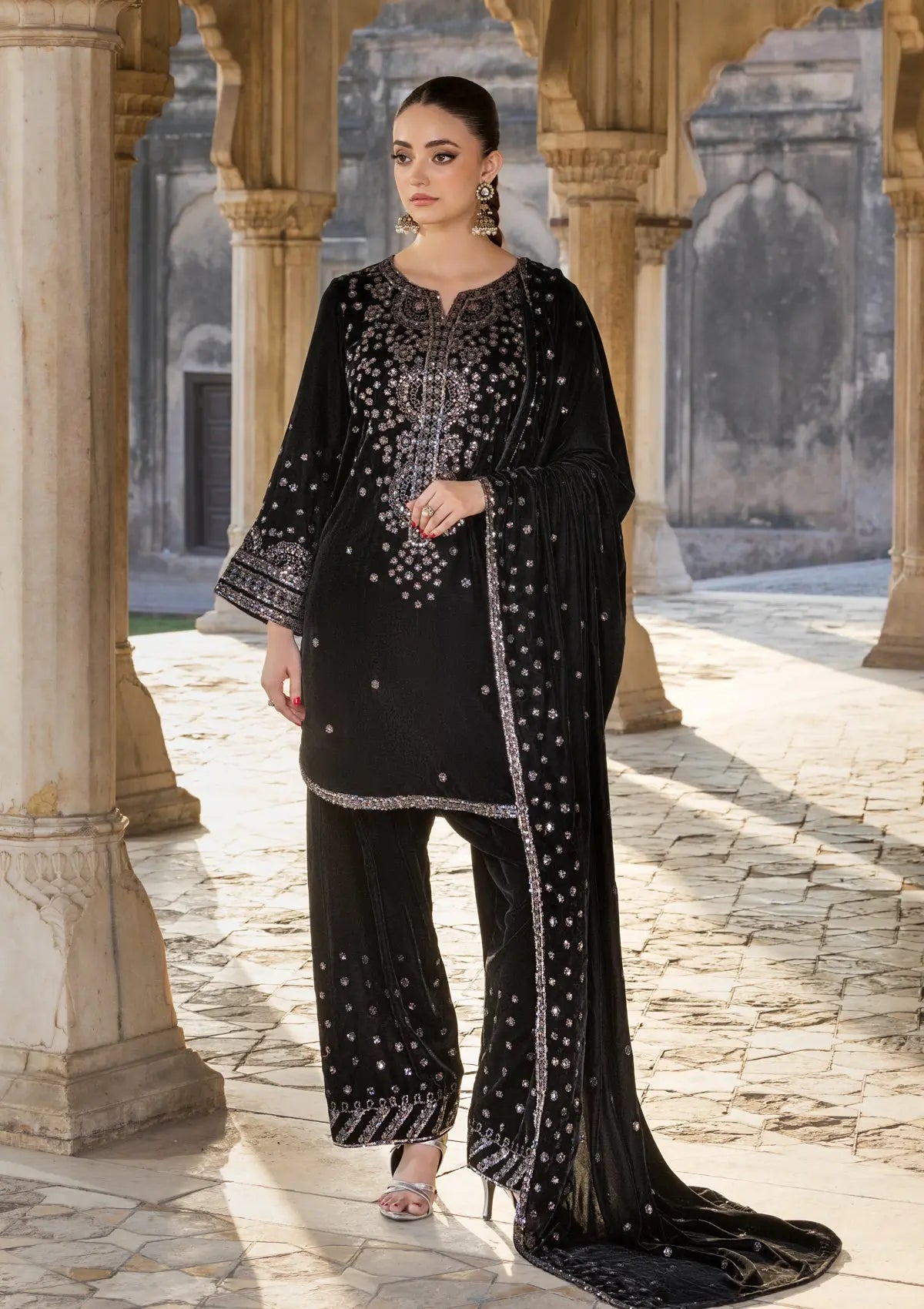 Embroidered Velvet BT6529-BLK Bin Tayyab