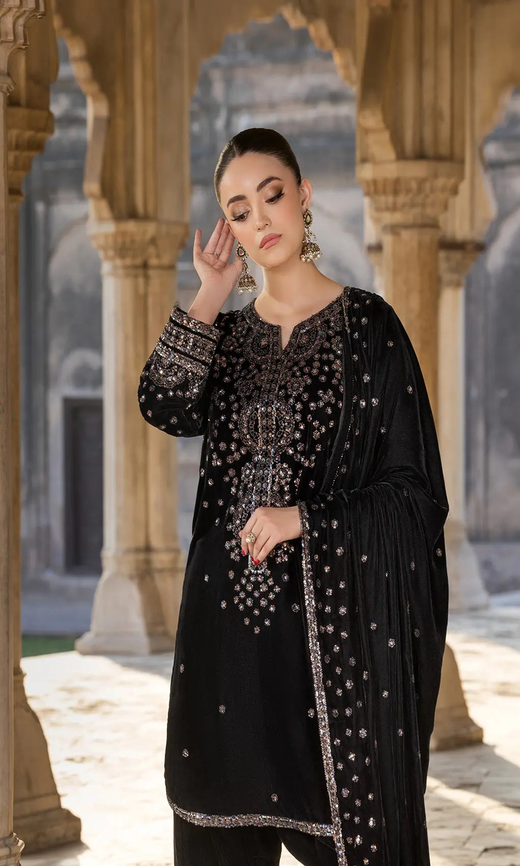 Embroidered Velvet BT6529-BLK Bin Tayyab