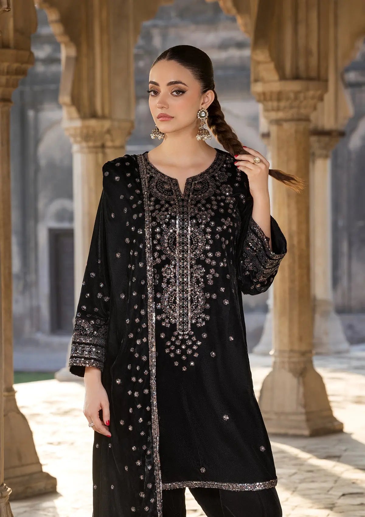 Embroidered Velvet BT6529-BLK Bin Tayyab