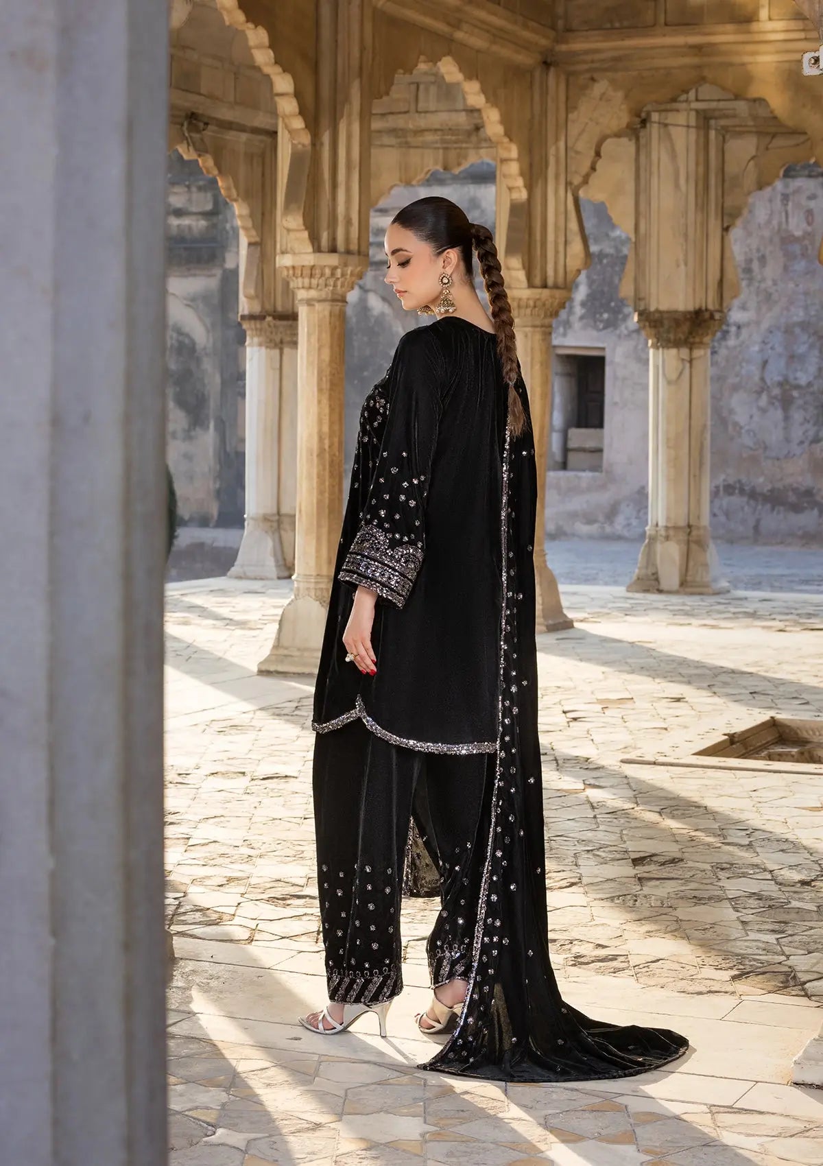 Embroidered Velvet BT6529-BLK Bin Tayyab