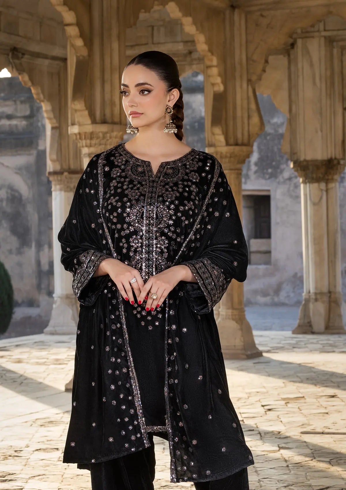 Embroidered Velvet BT6529-BLK Bin Tayyab