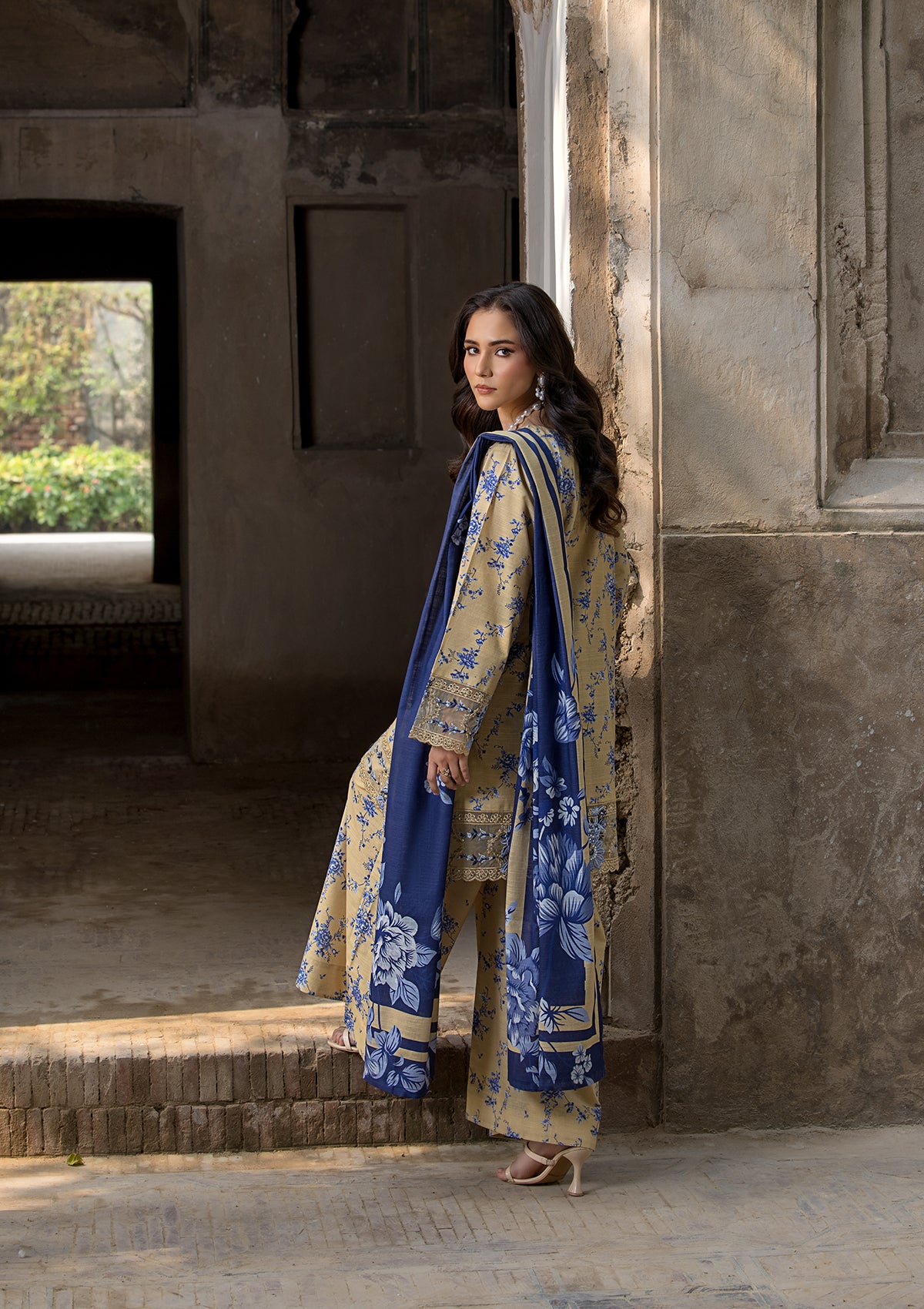 EMBROIDERED KHADDAR BT6513-LMN