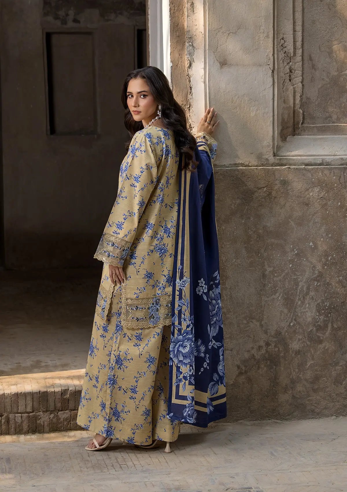 EMBROIDERED KHADDAR BT6513-LMN Bin Tayyab