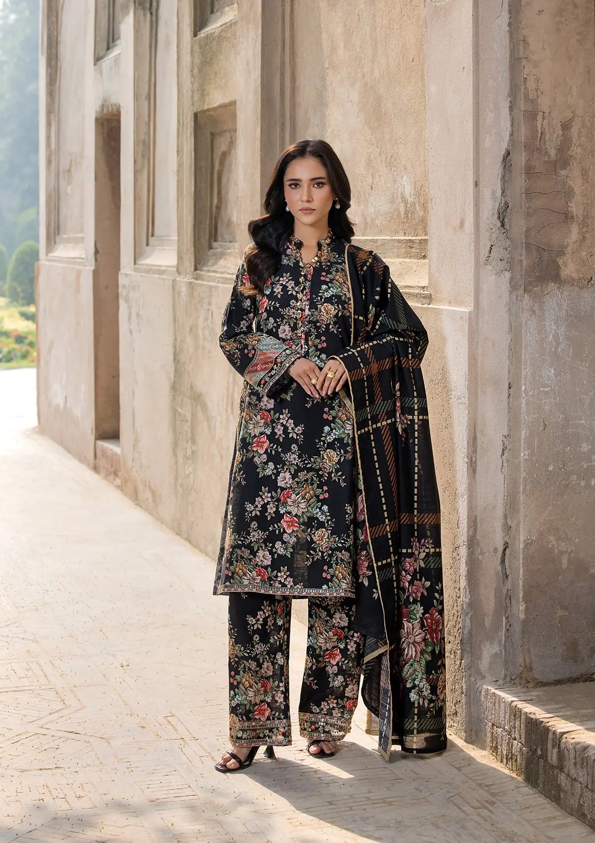 EMBROIDERED KHADDAR BT6513-SBK Bin Tayyab