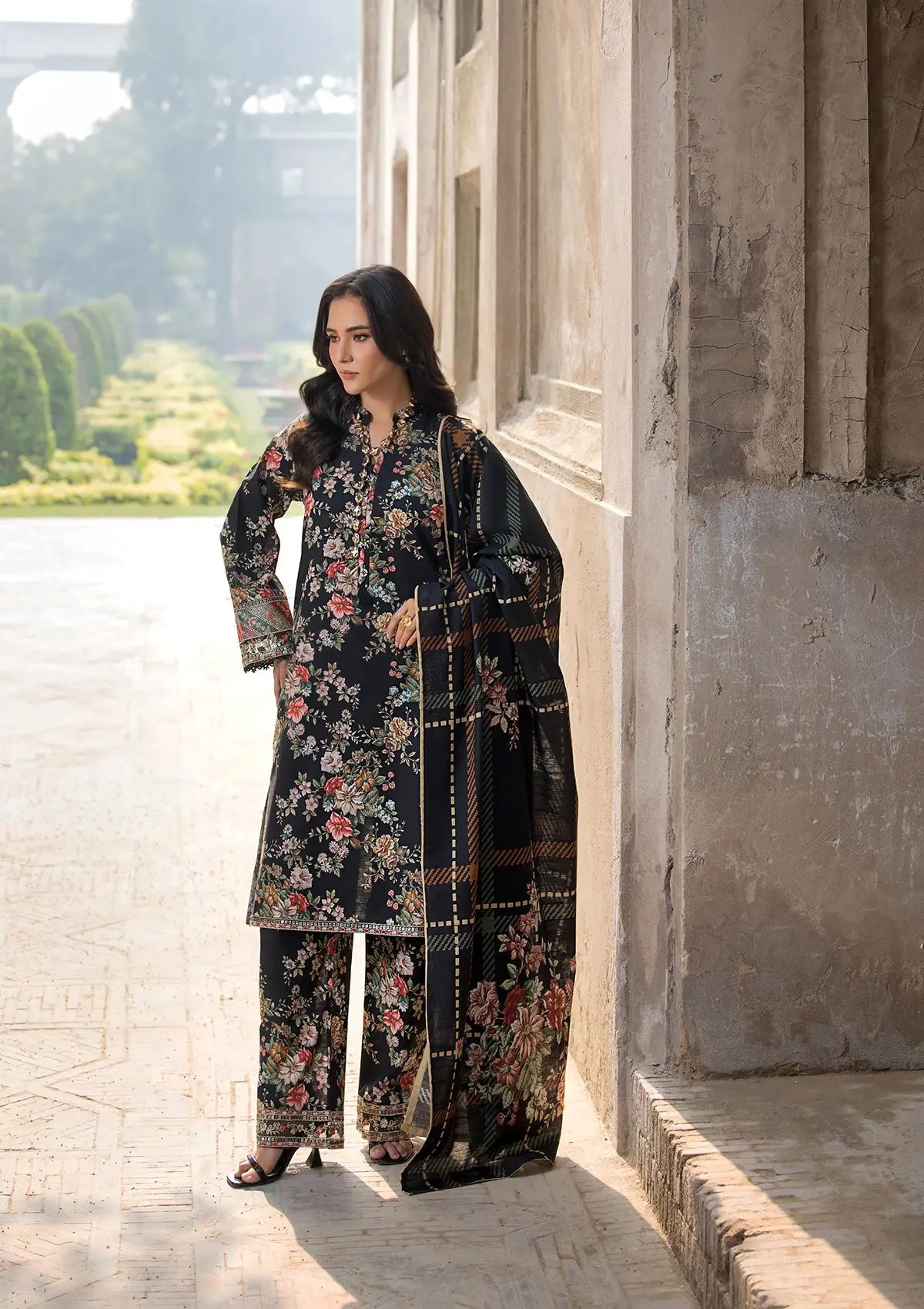 EMBROIDERED KHADDAR BT6513-SBK Bin Tayyab