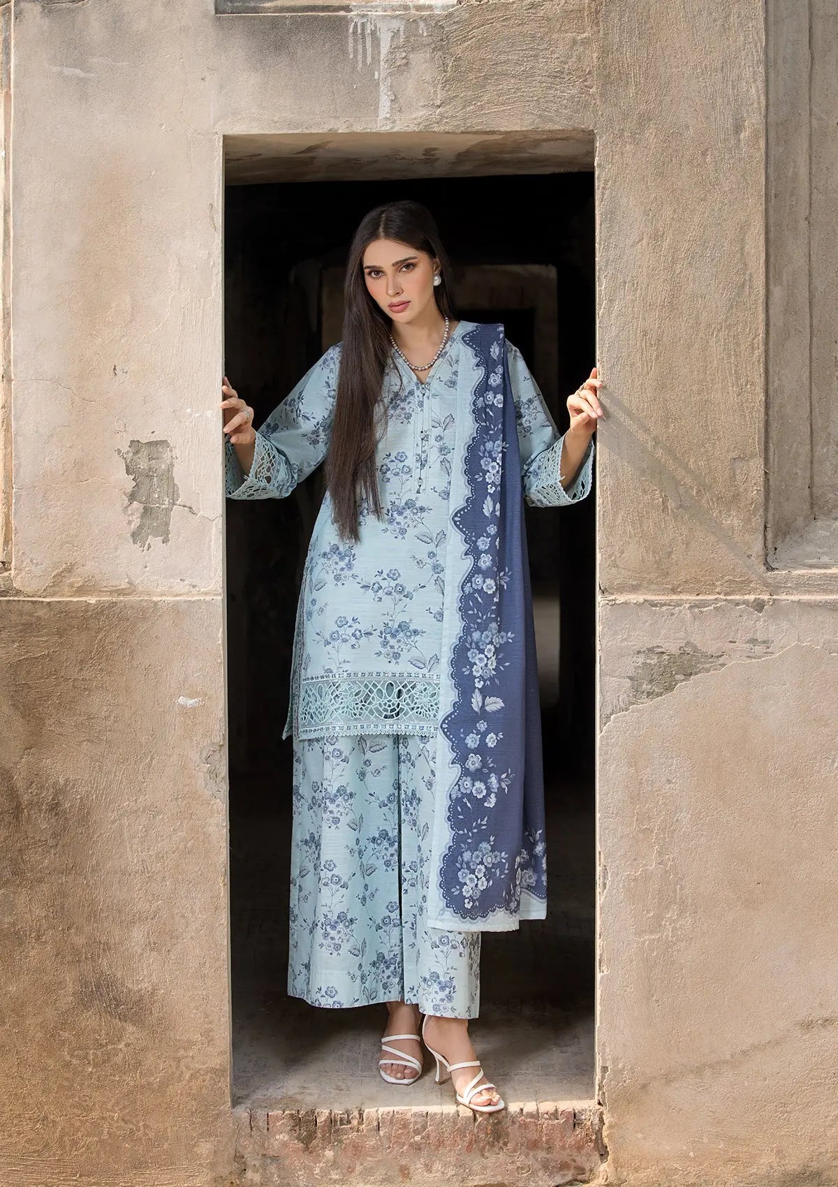 EMBROIDERED KHADDAR BT6513-LFZ Bin Tayyab