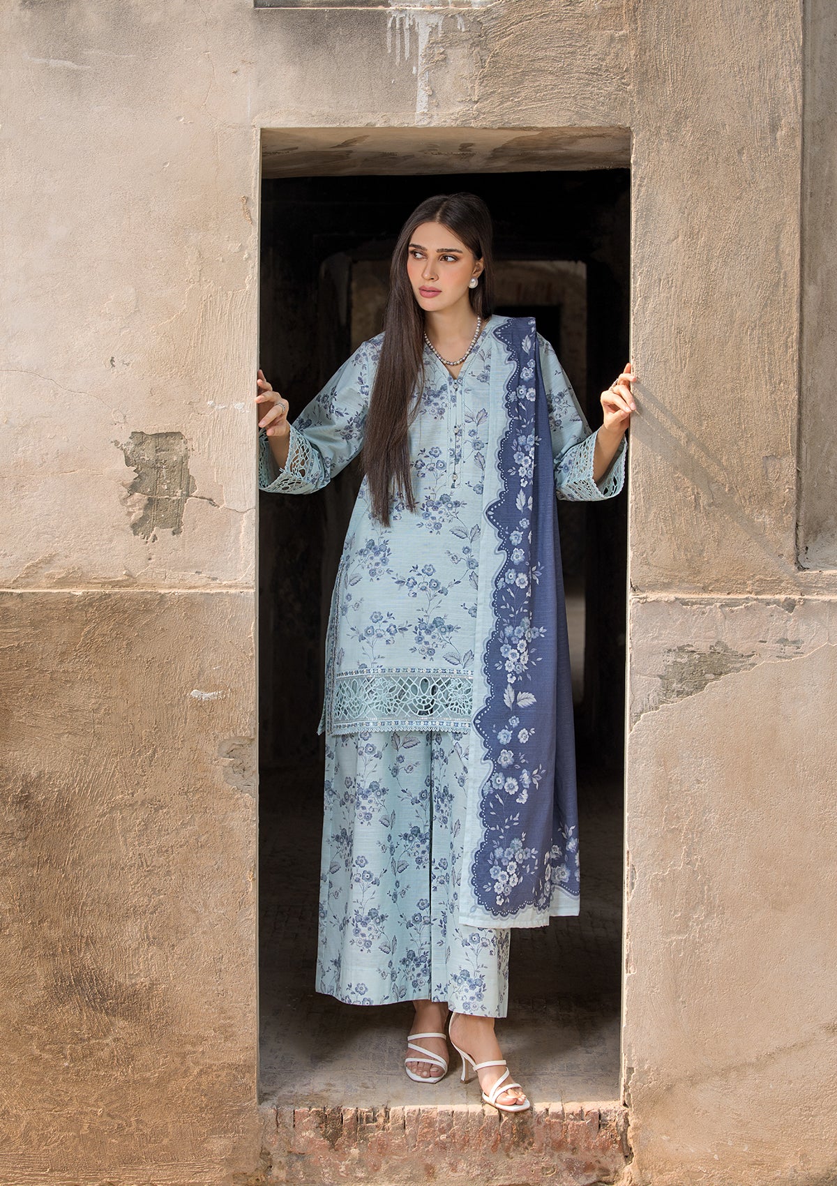 EMBROIDERED KHADDAR BT6513-LFZ