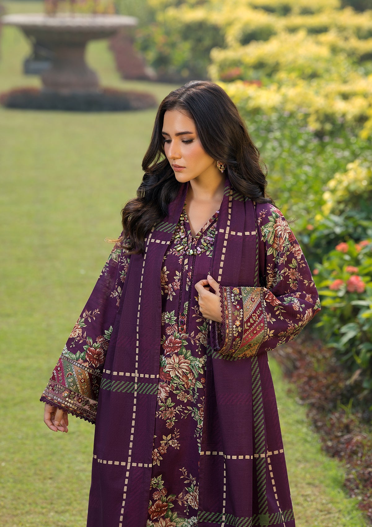EMBROIDERED KHADDAR BT6513-PPR