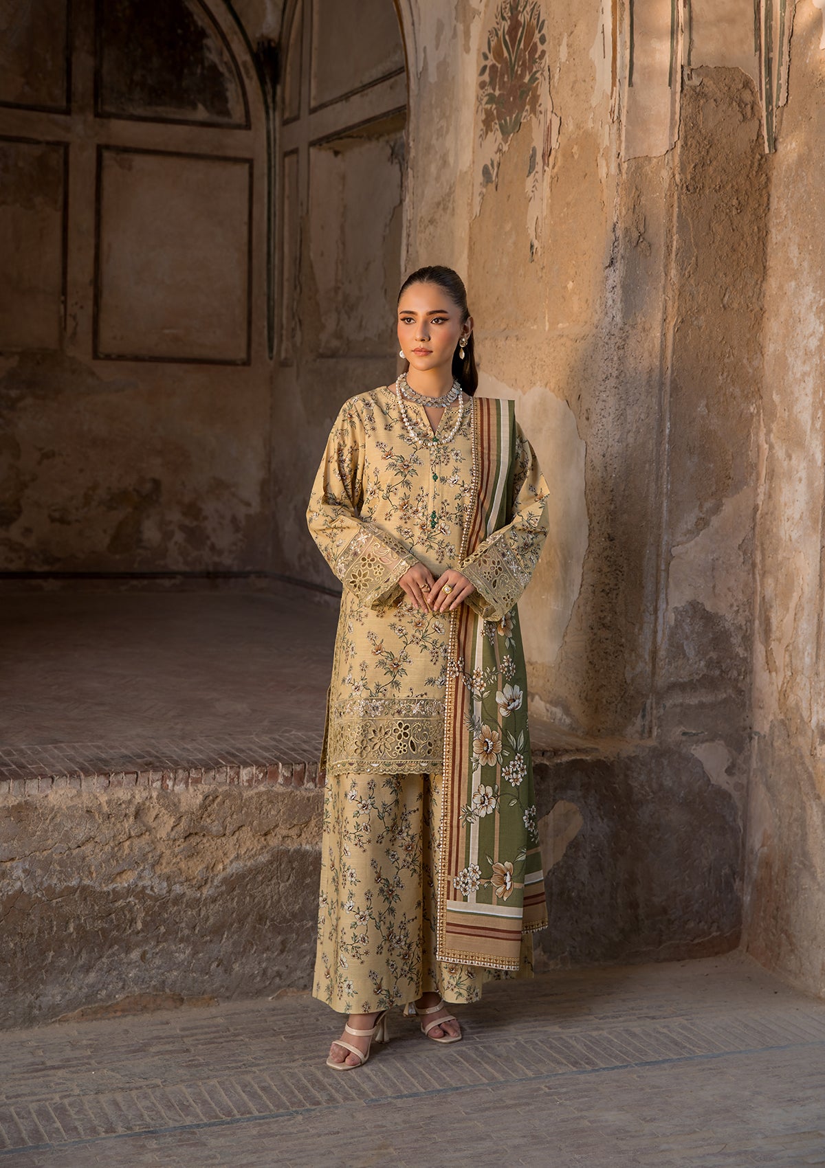 EMBROIDERED KHADDAR BT6513-LLM
