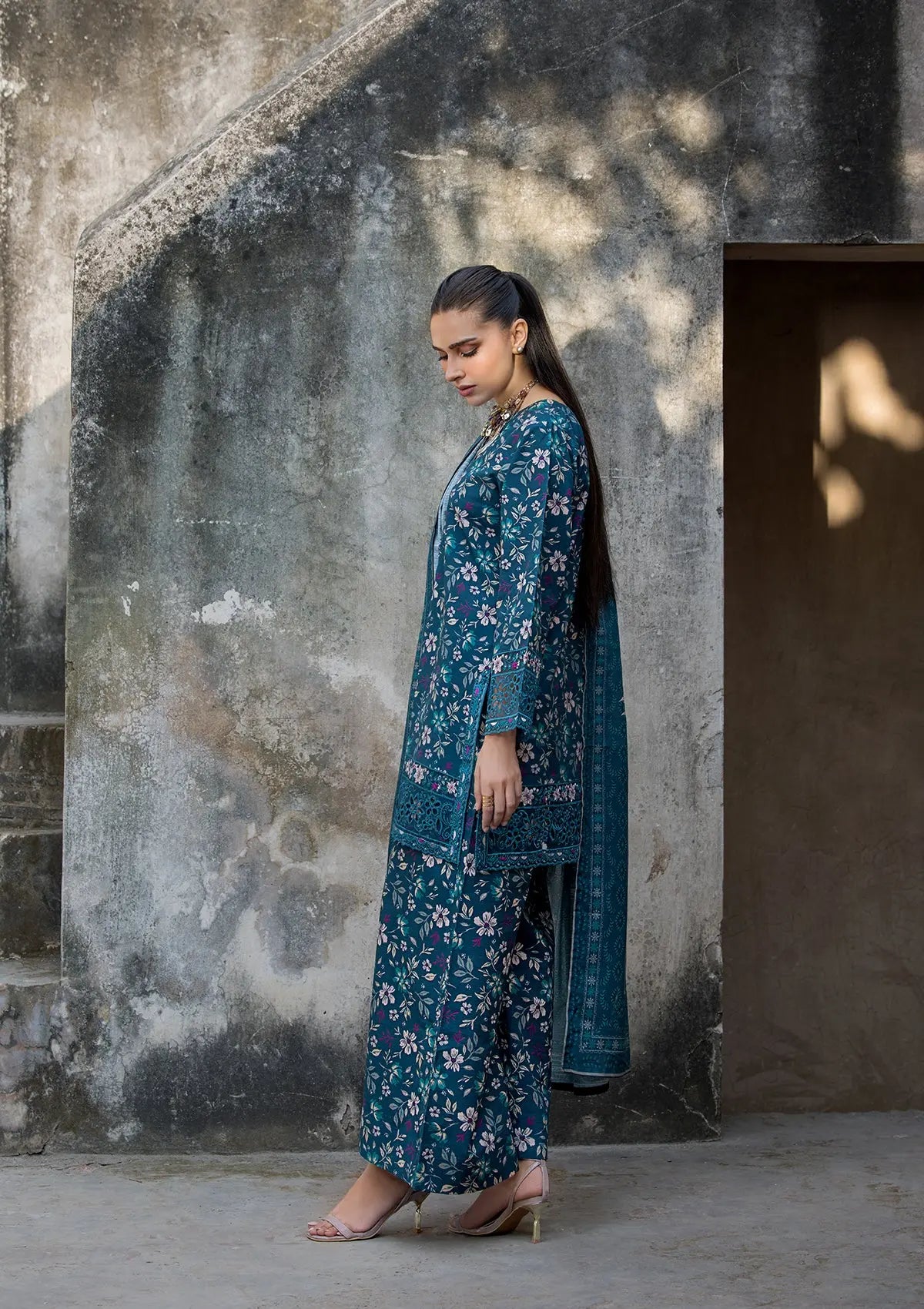 EMBROIDERED KHADDAR BT6513-RBL Bin Tayyab