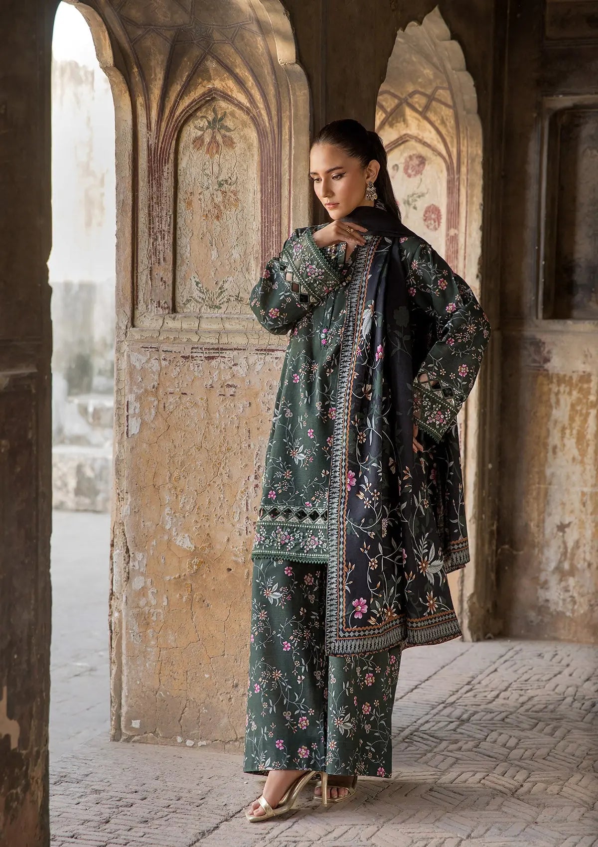 EMBROIDERED KHADDAR BT6513-DGN Bin Tayyab