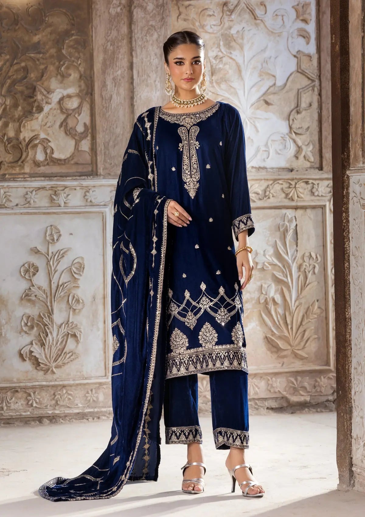 Embroidered Velvet BT6529-NBL Bin Tayyab