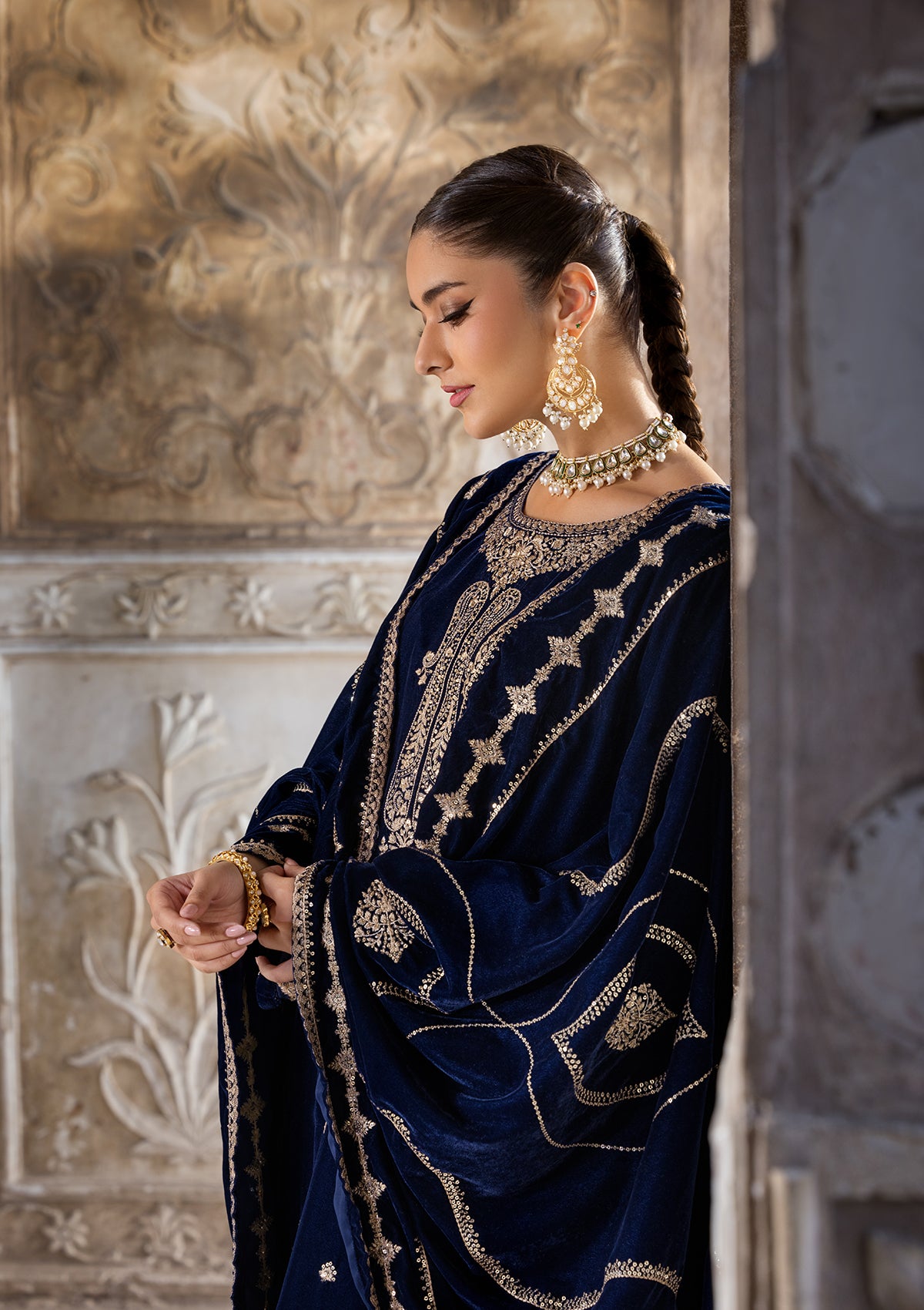 Embroidered Velvet BT6529-NBL