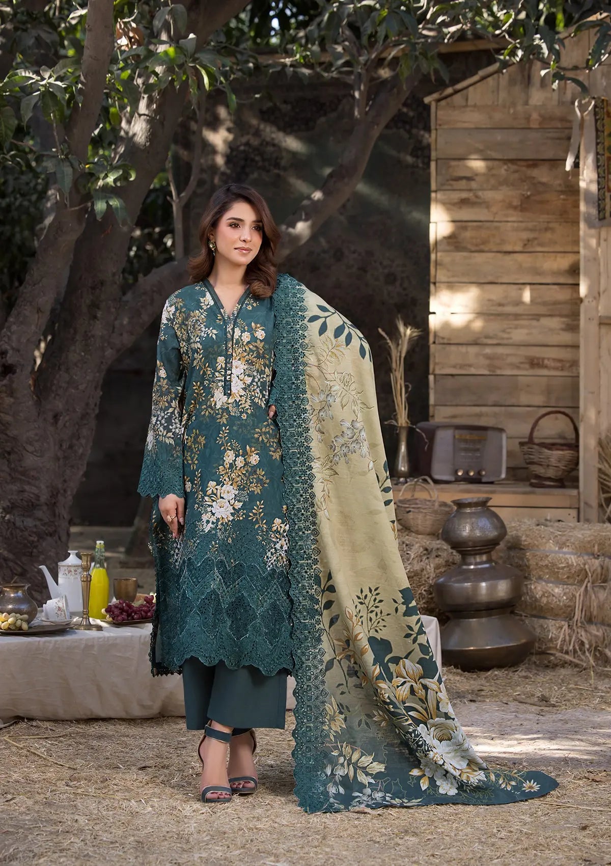 EMBROIDERED KHADDAR BT117-GRN Bin Tayyab
