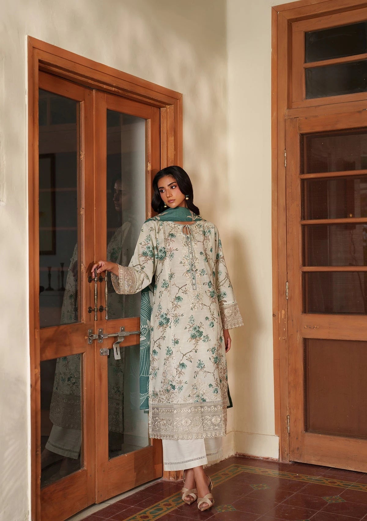 PRINTED EMBROIDERED Lawn BT006896-PST