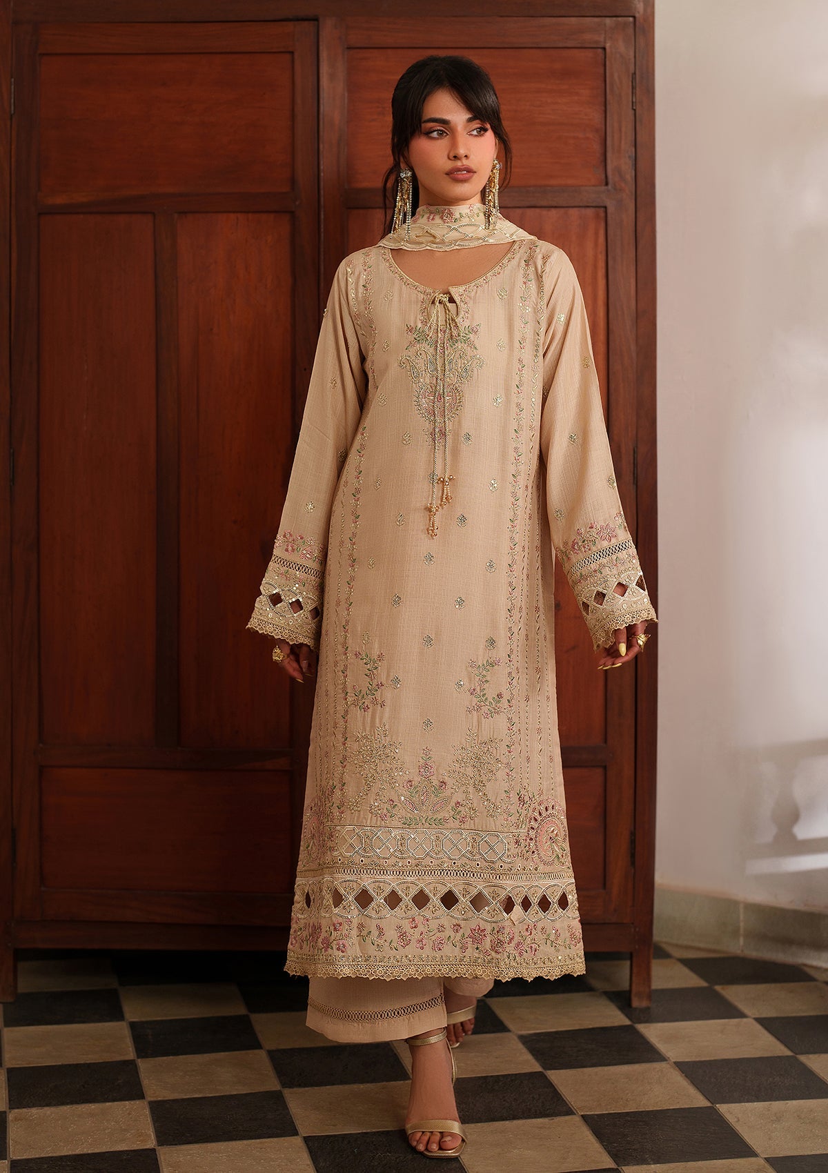 Embroidered Lawn BT6573-SKN Bin Tayyab