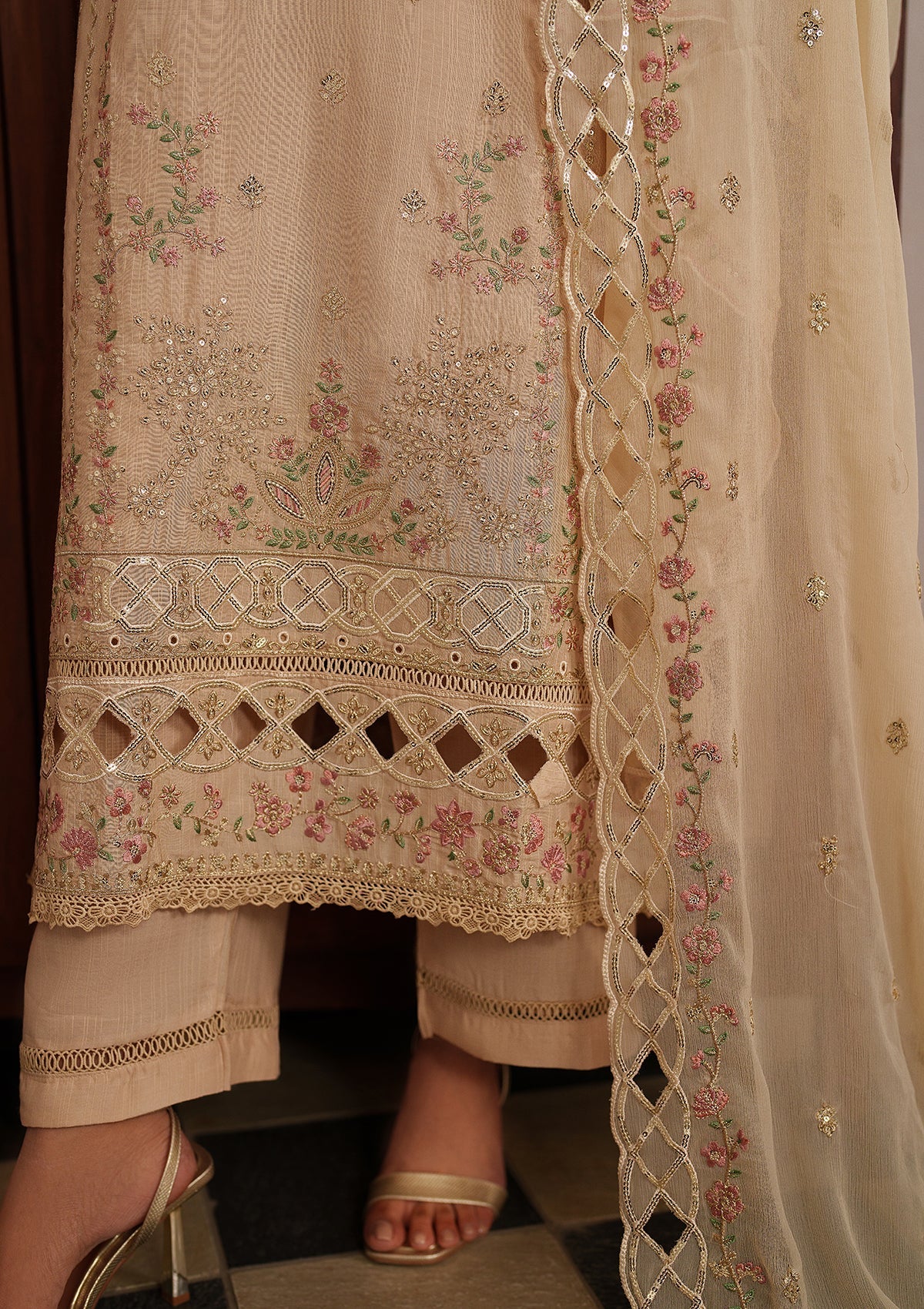 Embroidered Lawn BT6573-SKN Bin Tayyab
