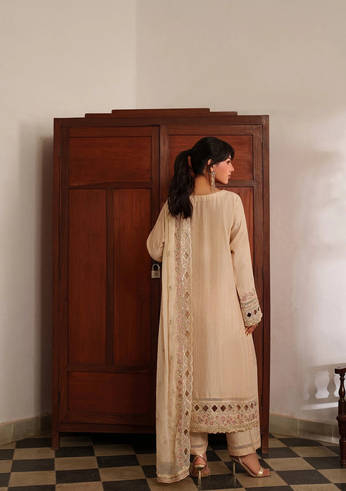 Embroidered Lawn BT6573-SKN Bin Tayyab