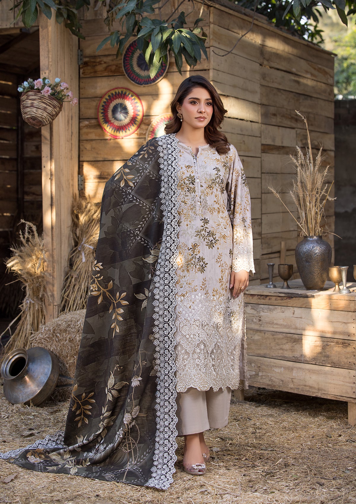 EMBROIDERED KHADDAR BT118-SKN