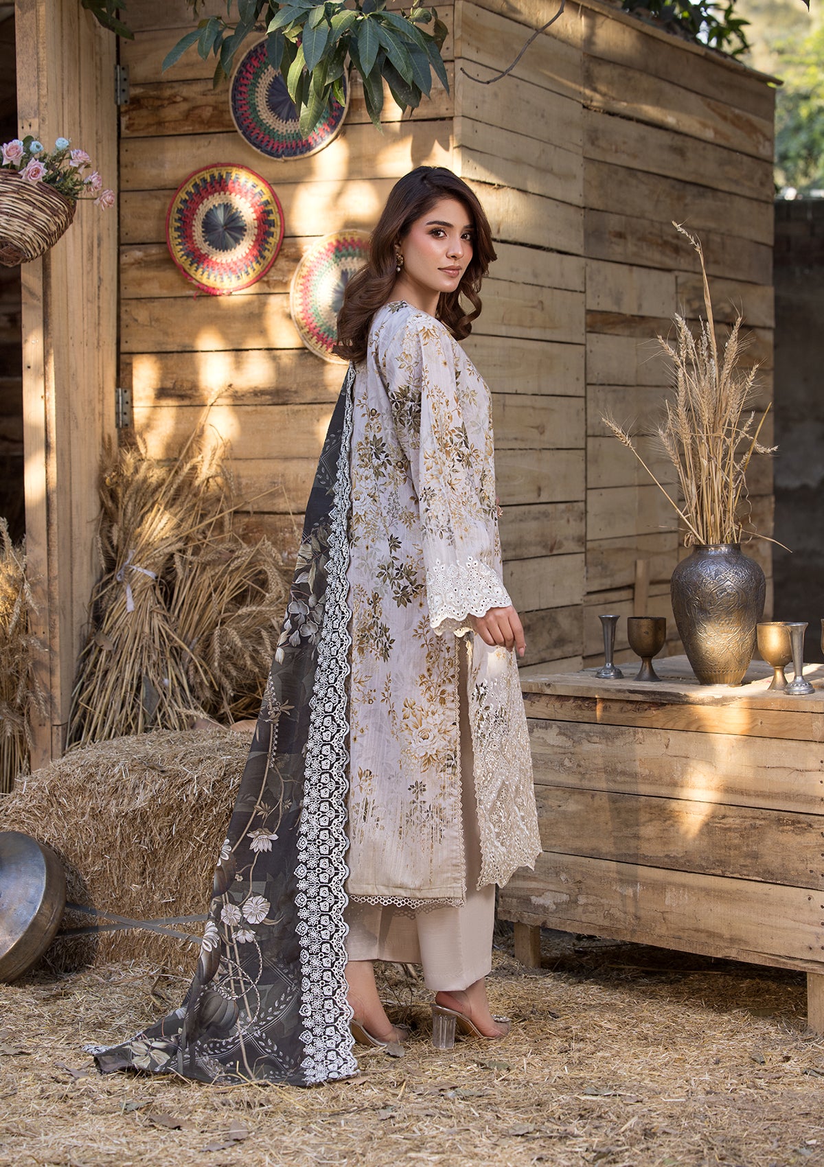 EMBROIDERED KHADDAR BT118-SKN