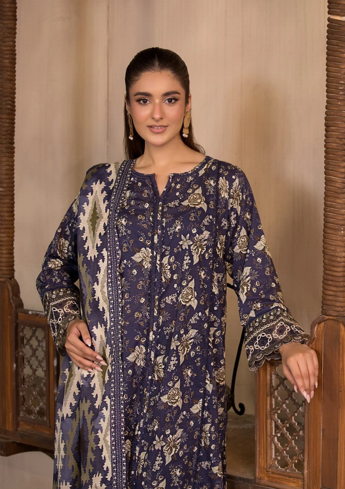 Embroidered Lawn (BT006320-NVB)