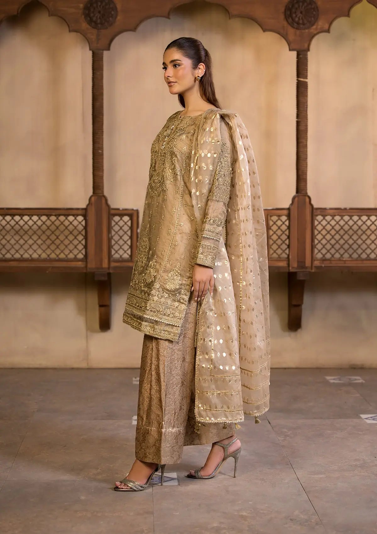 (BT006310-BRW) Bin Tayyab