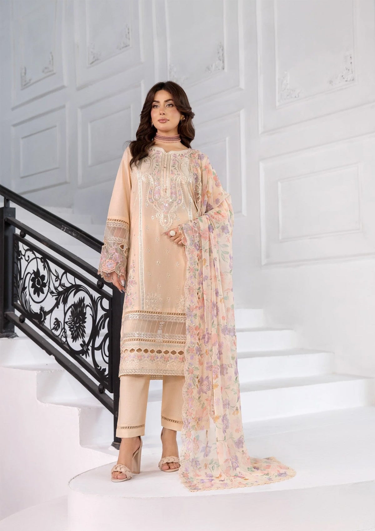 Embroidered Lawn (BT006403-SKN)
