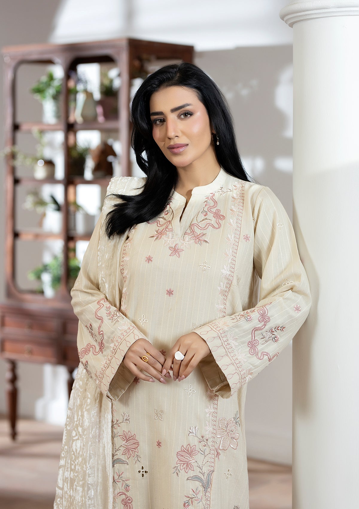 Embroidered Dhanak BT006619-CRM