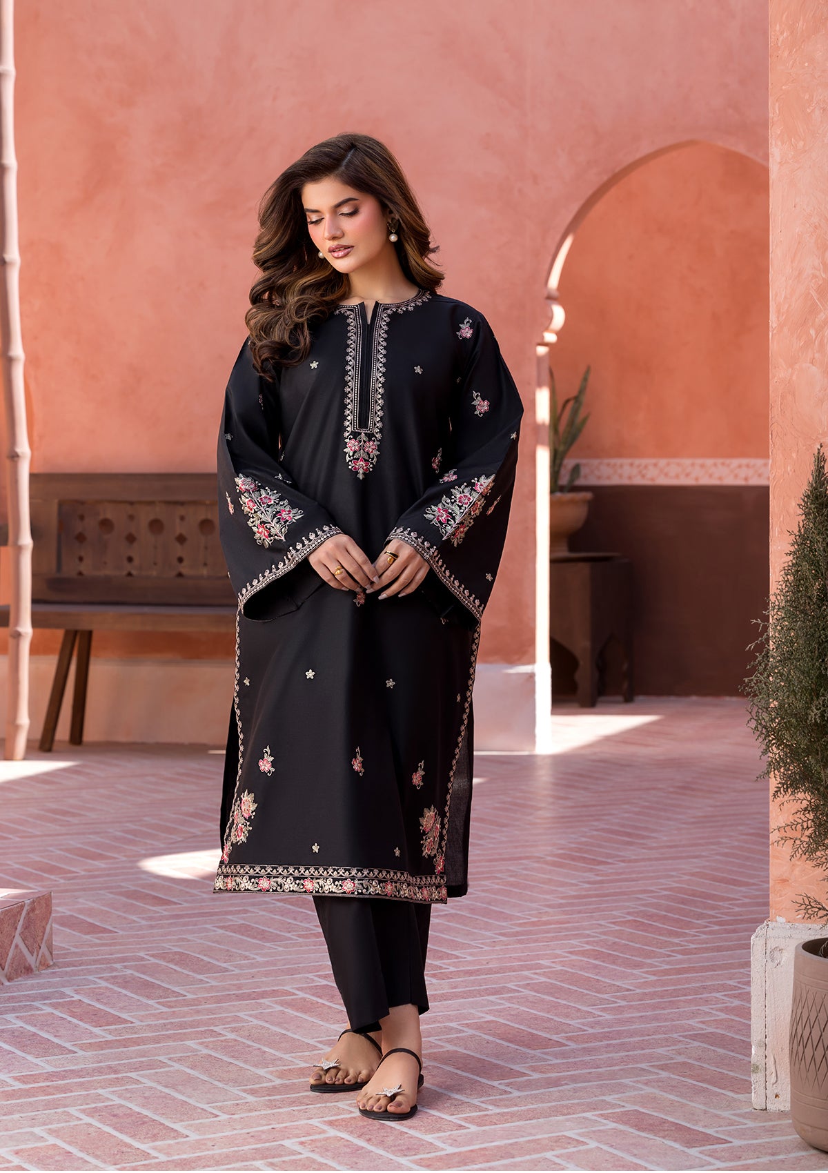 EMBROIDERED COTTON BT006686-BLK-2