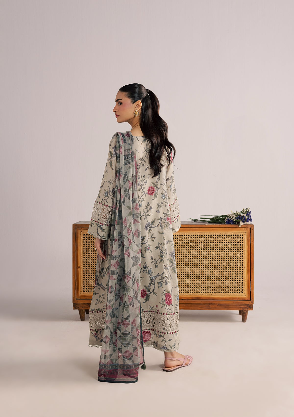 PRINTED EMBROIDERED LAWN BT006853-GRY