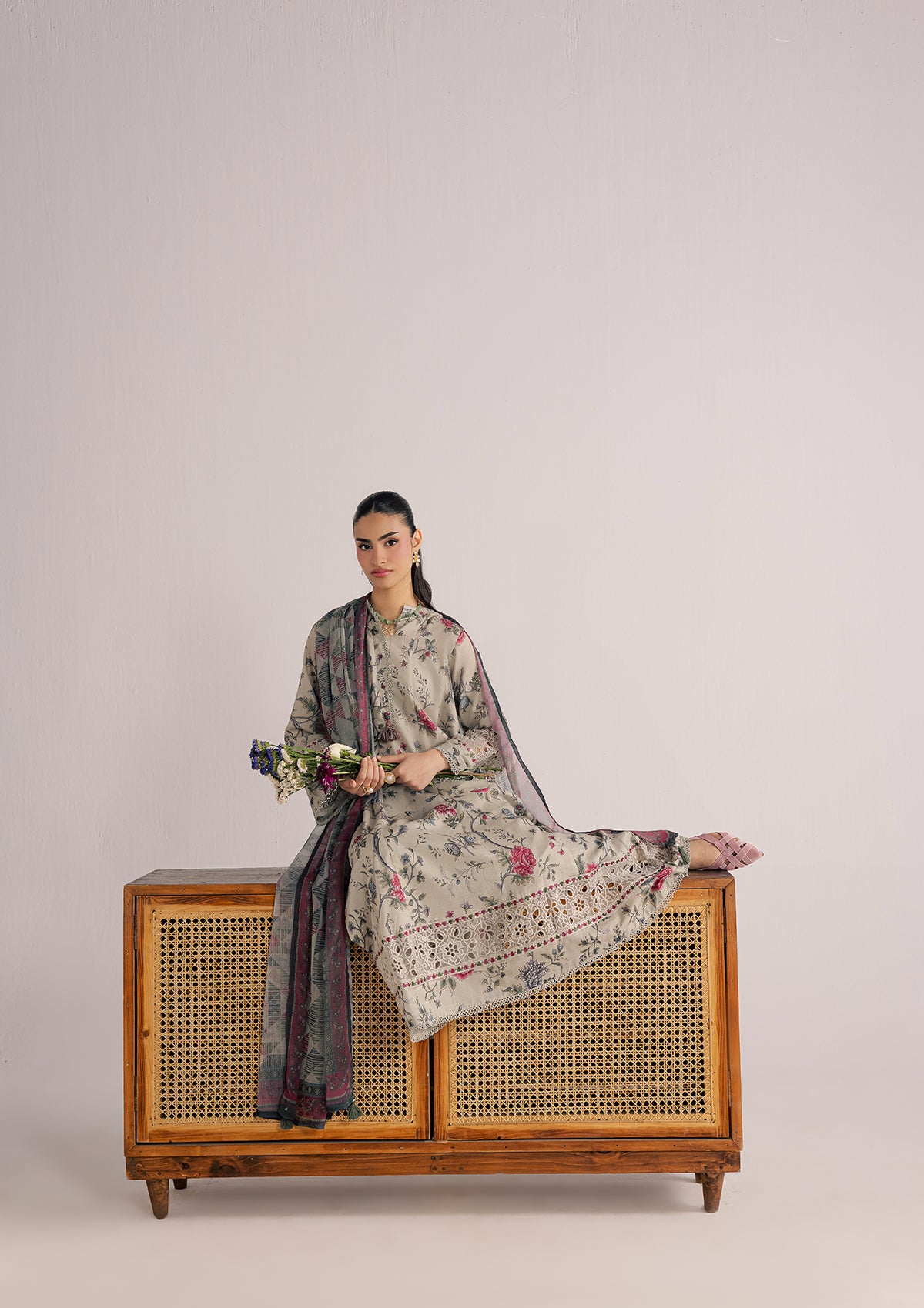 PRINTED EMBROIDERED LAWN BT006853-GRY