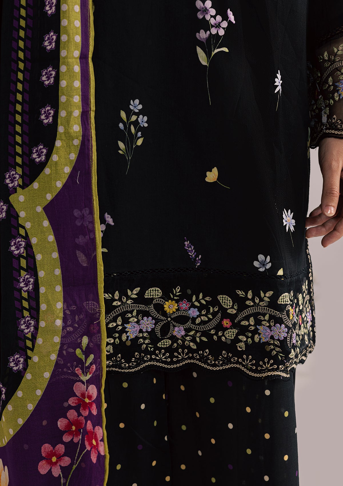 PRINTED EMBROIDERED LAWN BT006852-BLK