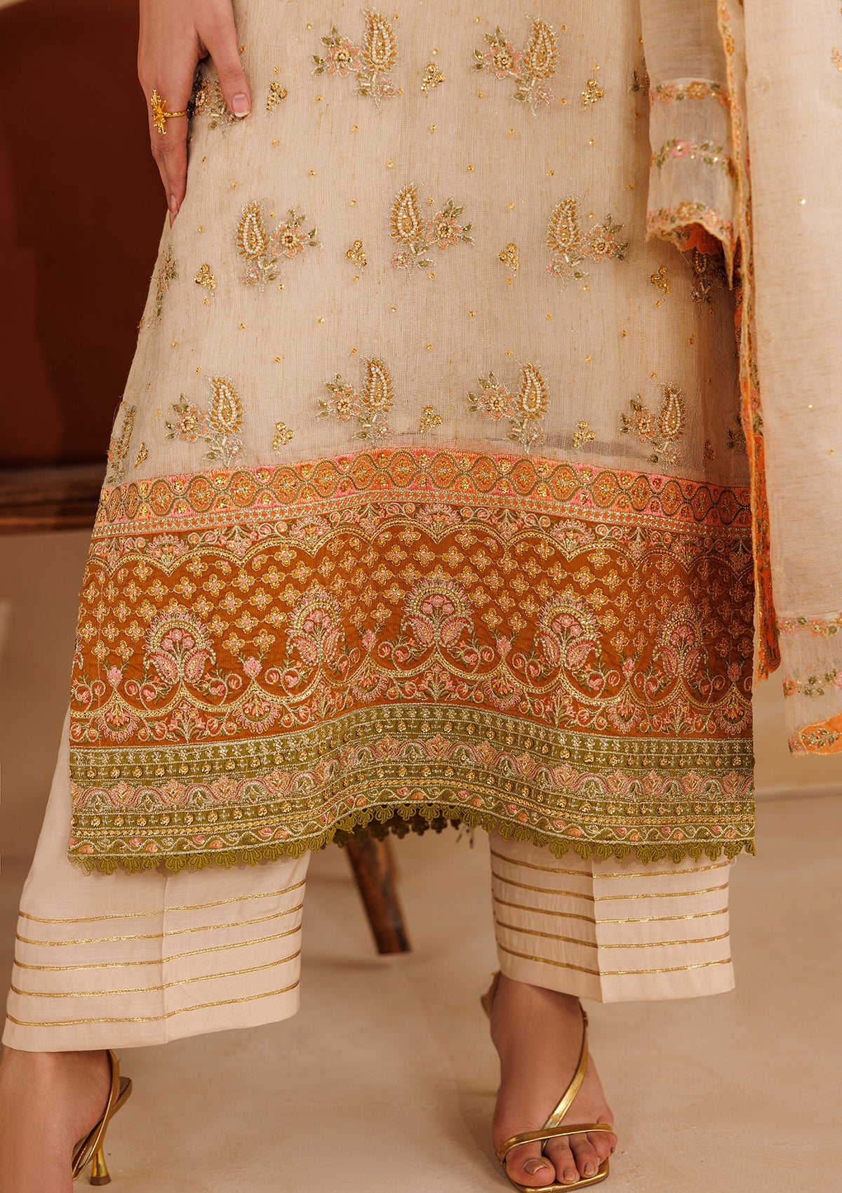 EMBROIDERED KHADDINET BT006754-LBR